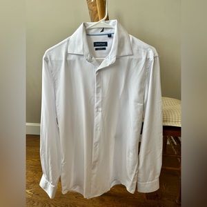 Nautica Slim Fit Lightweight Dress Shirt